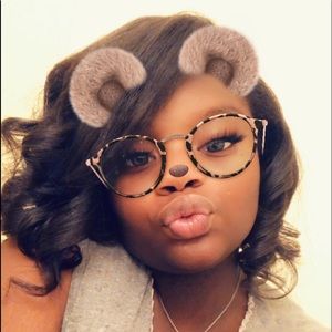 Meet your Posher, Zhaiona